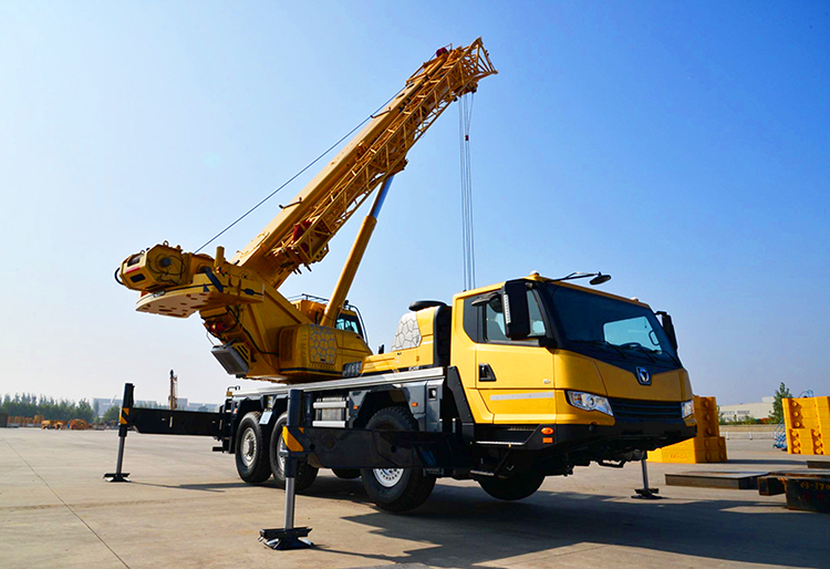 XCMG Official 60t All Terrain Crane XCA60E China Small Truck Crane for Sale